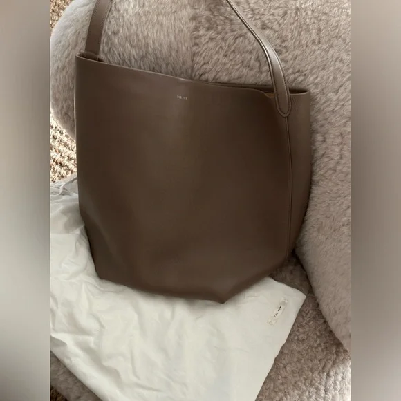 The Row Park Tote Large in French Gray, Smooth Leather - Picture 4 of 6